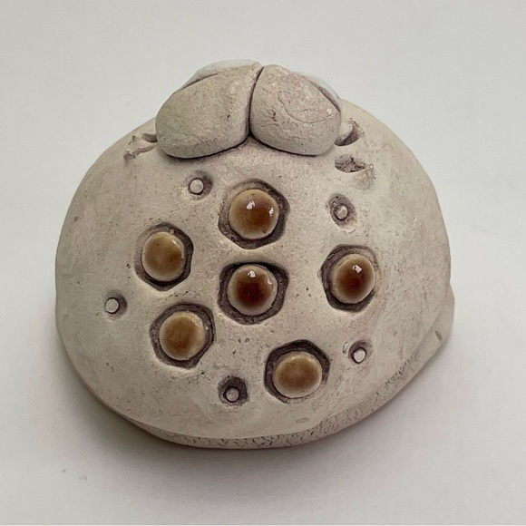 Miniature Cute Pottery Frog Tongue Out - Picture 8 of 10